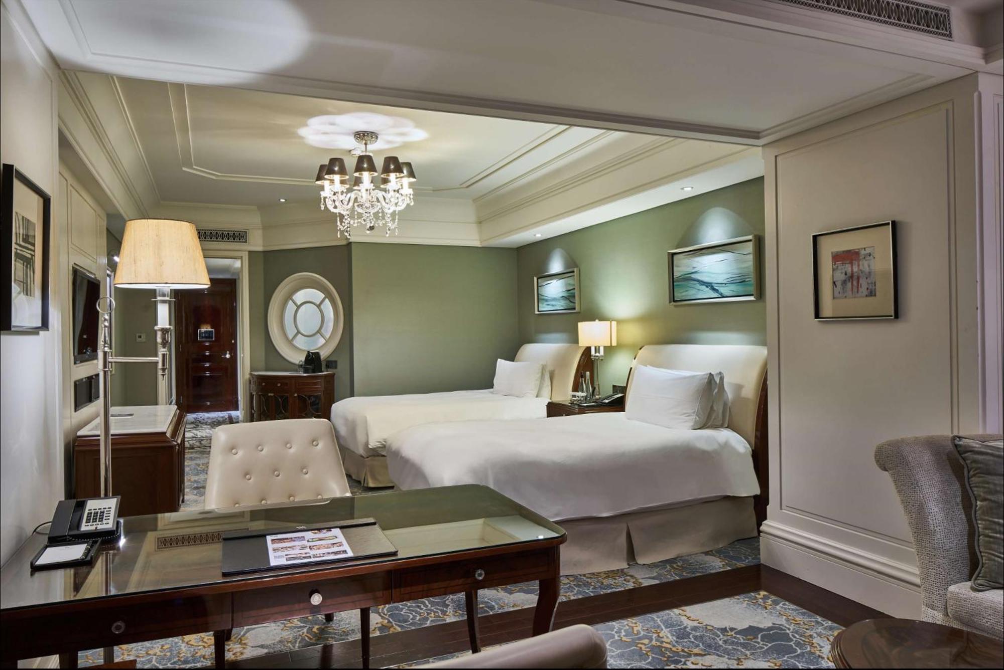 Hotel Waldorf Astoria On The Bund 5*